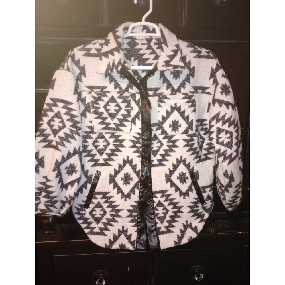 Main Strip Ladies‎ Western Aztec Jacket With Faux Leather Trim With Pockets Sz S